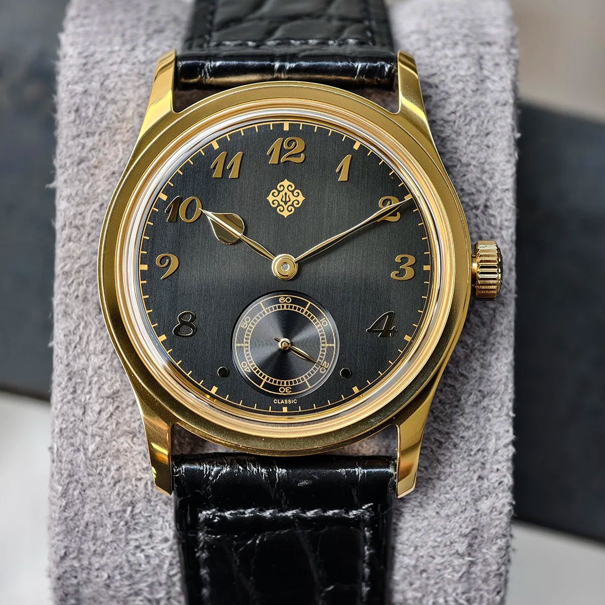 Classic Gold Quartz Watch