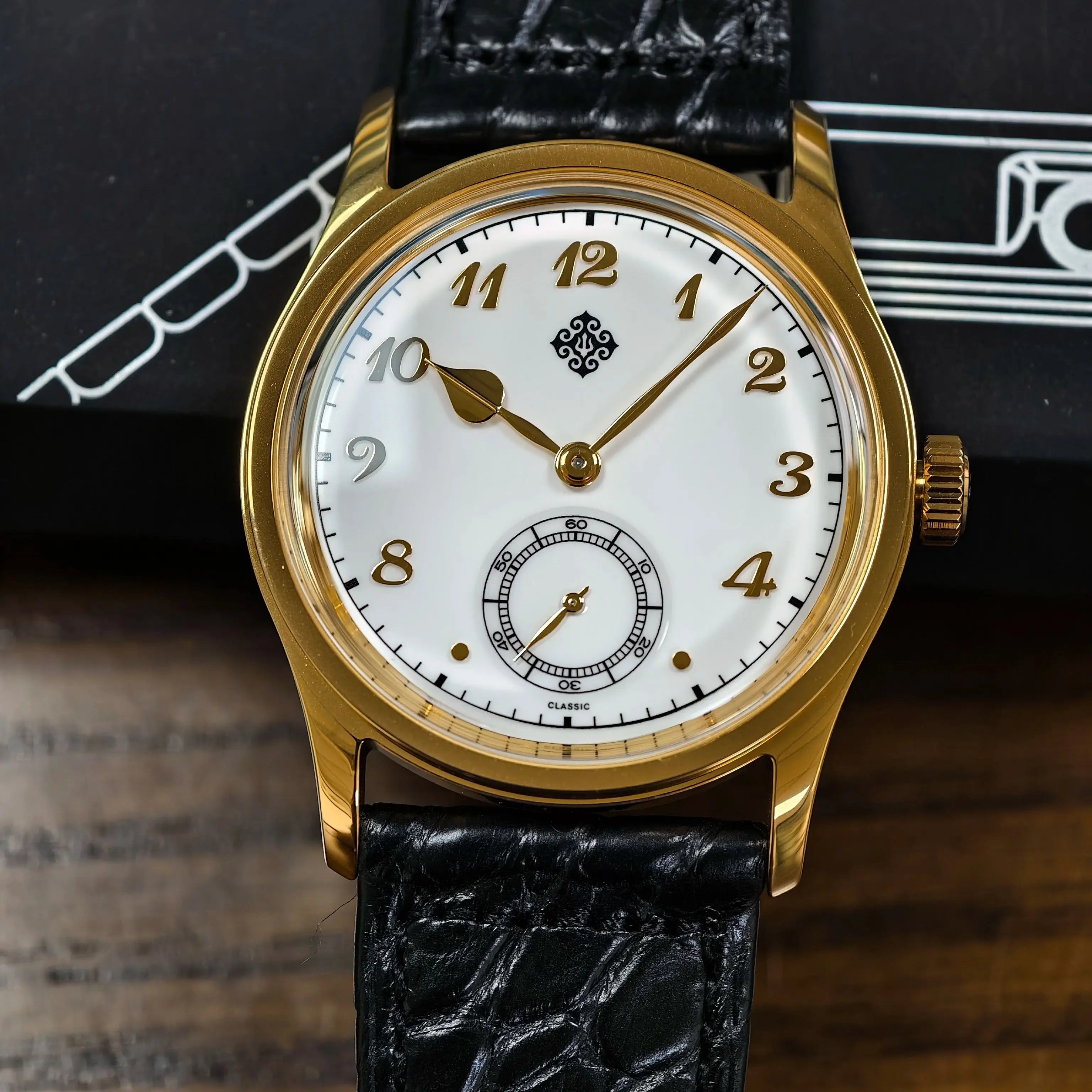 Classic Gold Quartz Watch