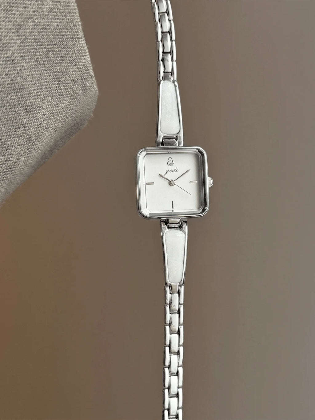 Elegant Quartz Women Watch Stainless Steel Bracelet Elegant Waterproof Ladies Dress Wristwatch Minimalist Office Daily Gift