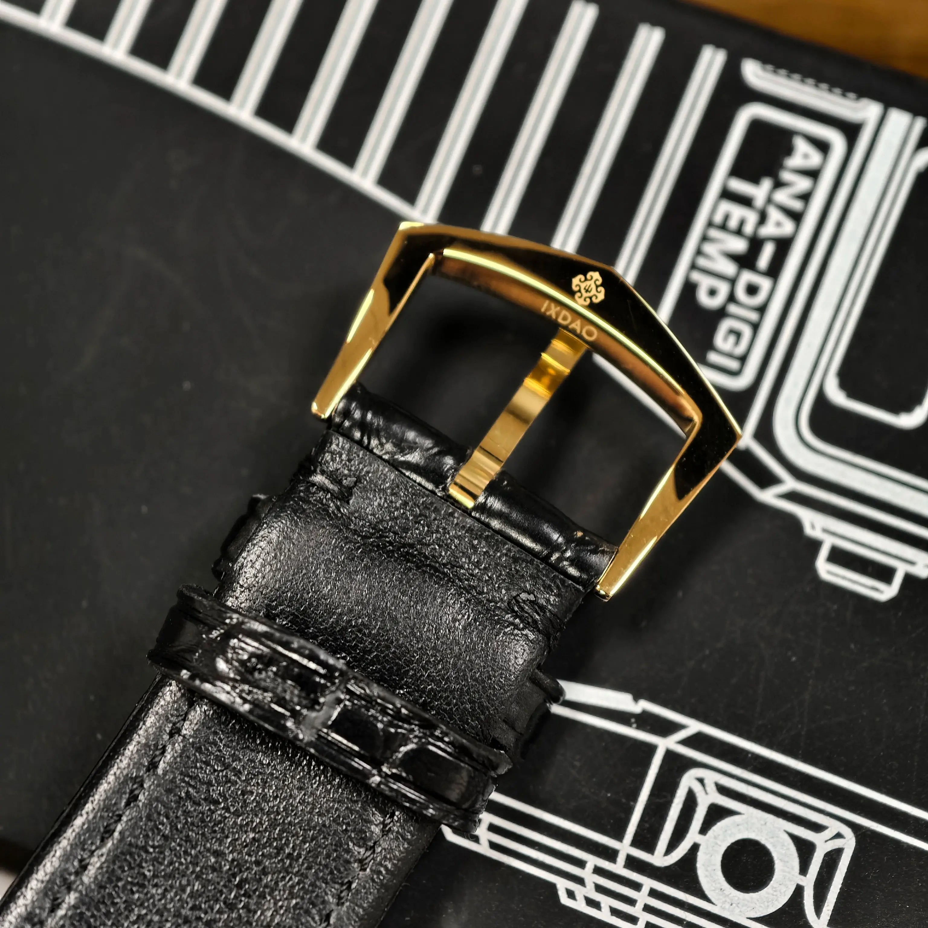 Classic Gold Quartz Watch