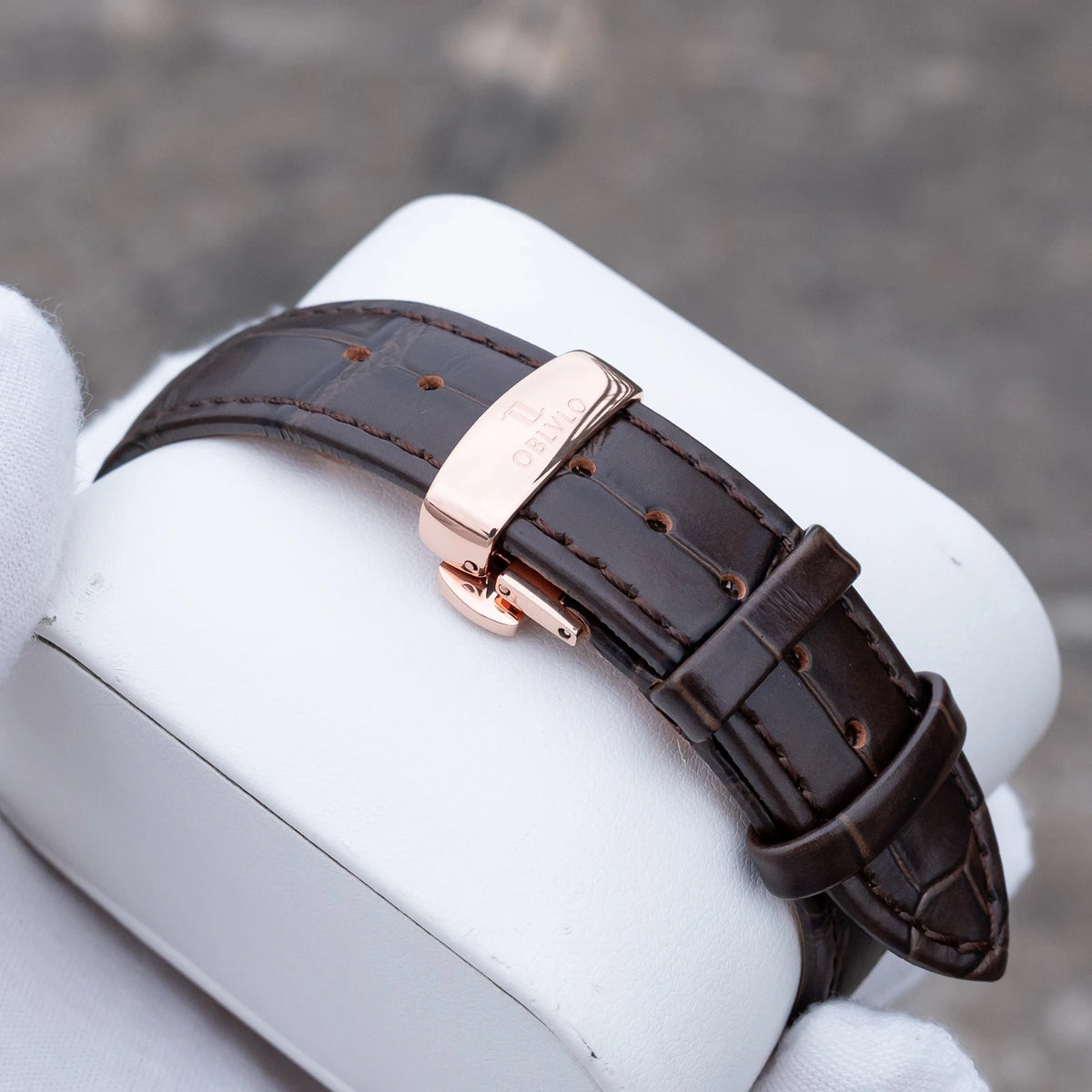 OBLVLO Fashion Men's Watch Rose Gold Case Diamonds Bezel Swiss Quartz Luminous Hands Sapphire Crystal Leather Strap FM-YWL-D