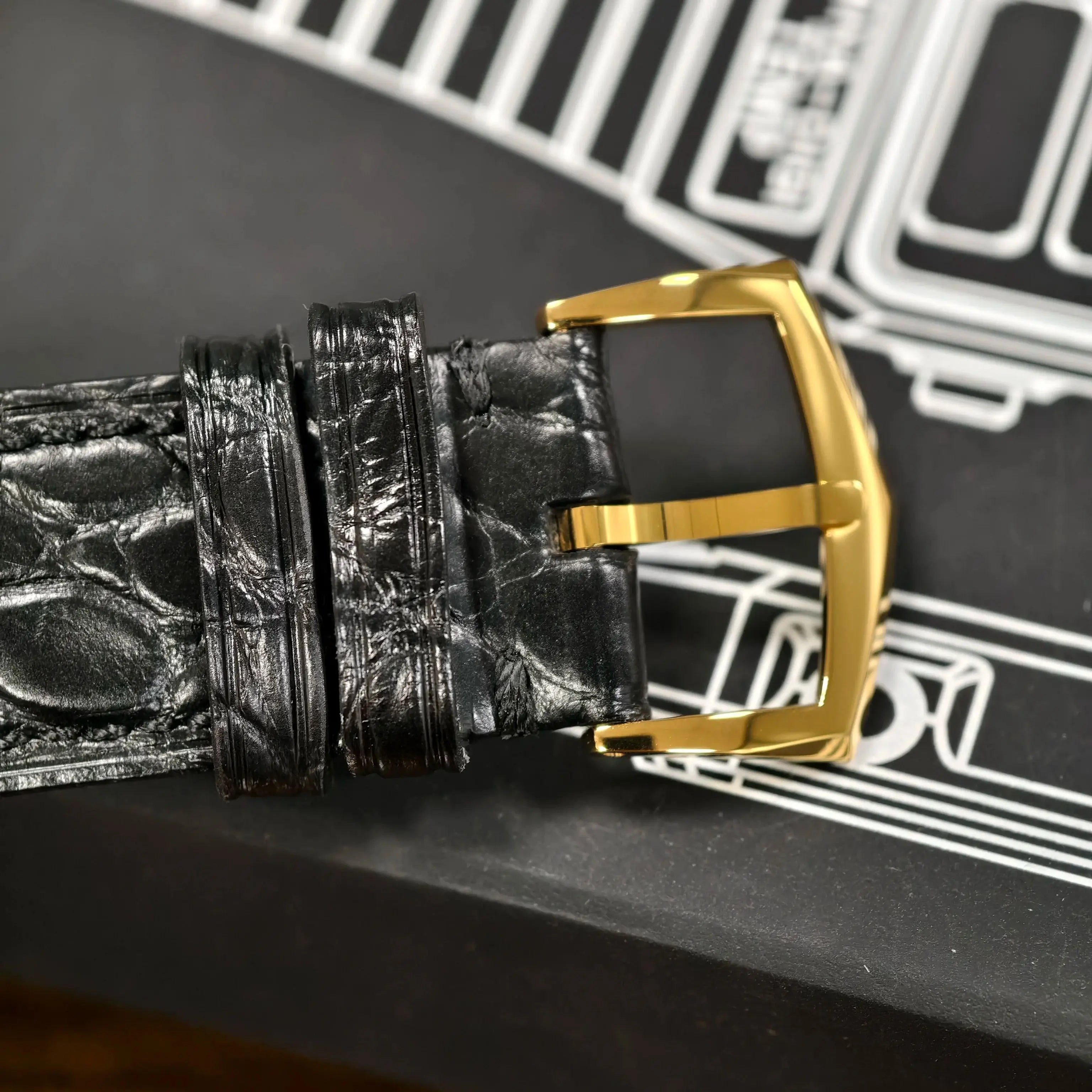 Classic Gold Quartz Watch