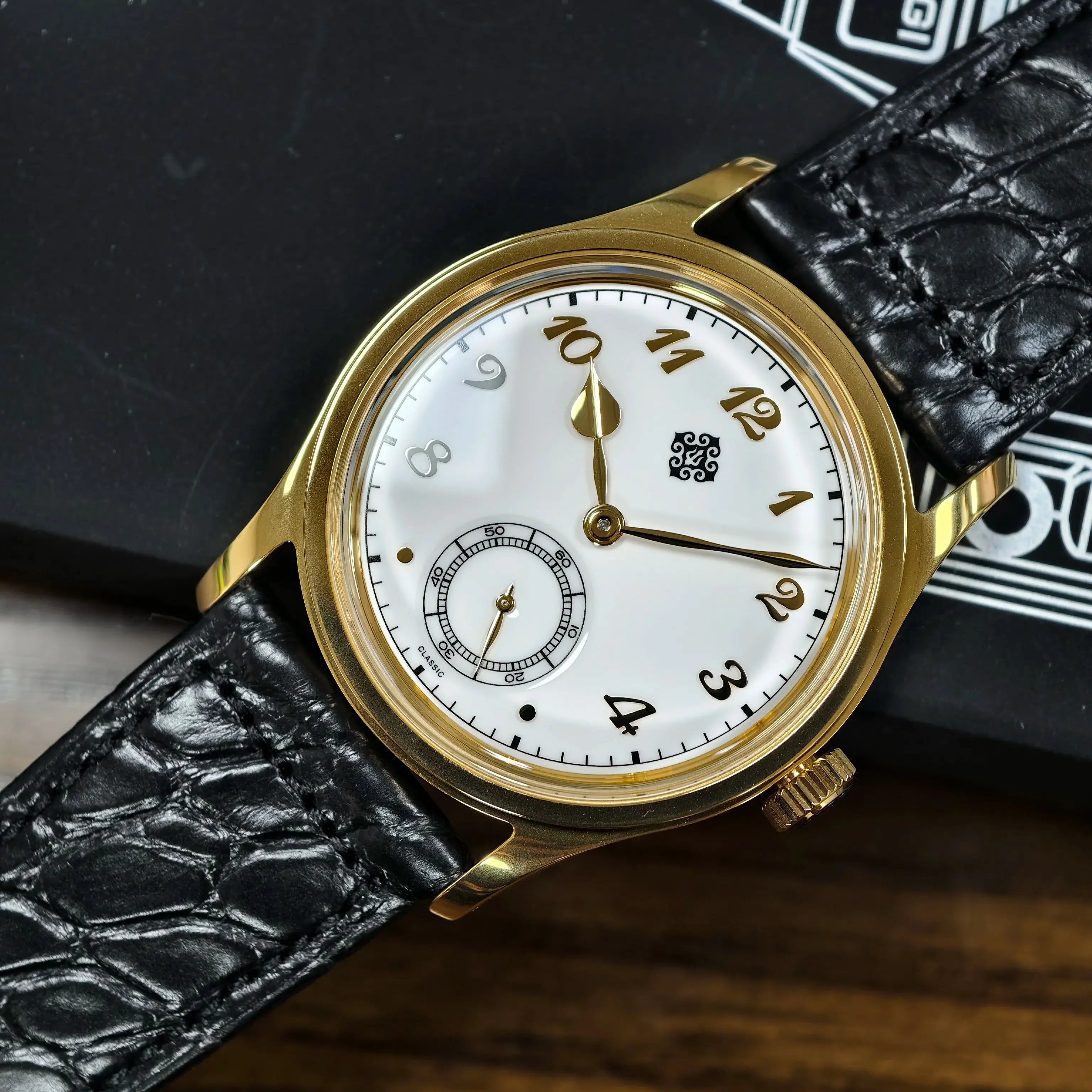 Classic Gold Quartz Watch