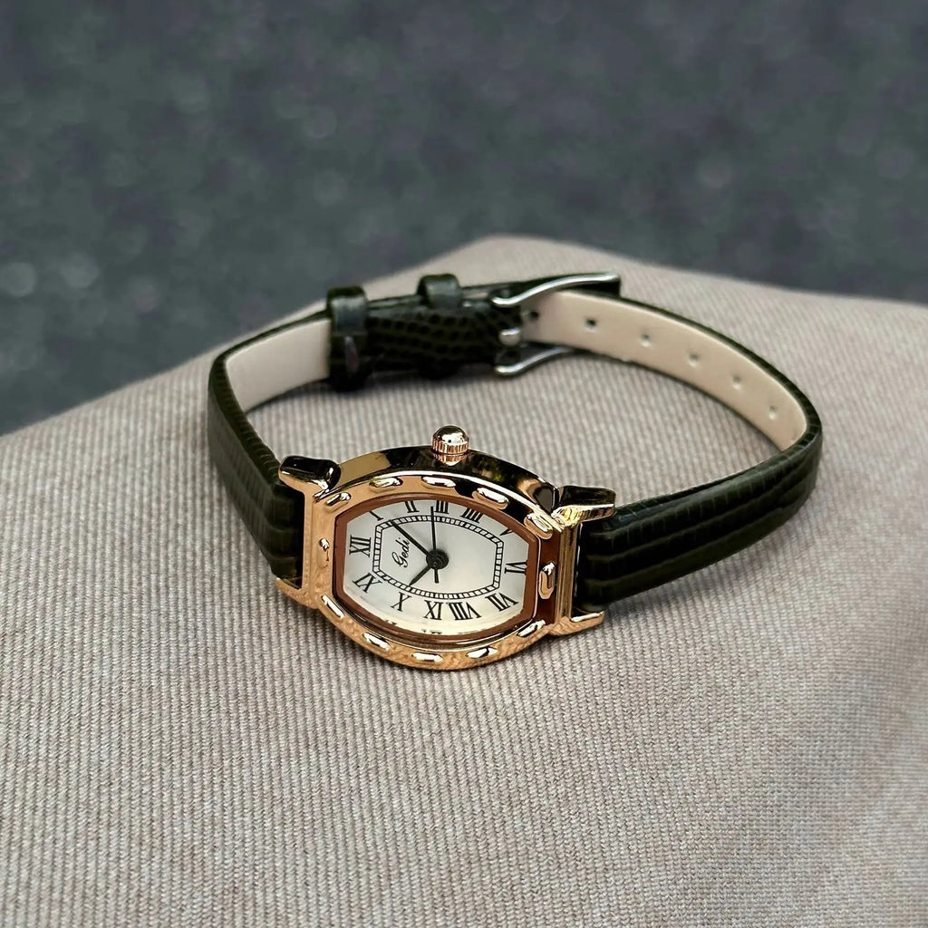 Vintage Roman Numeral  Quartz Women Watch Leather Strap Ladies Wristwatch Retro Barrel Dial Elegant Dress Watches Daily Gift