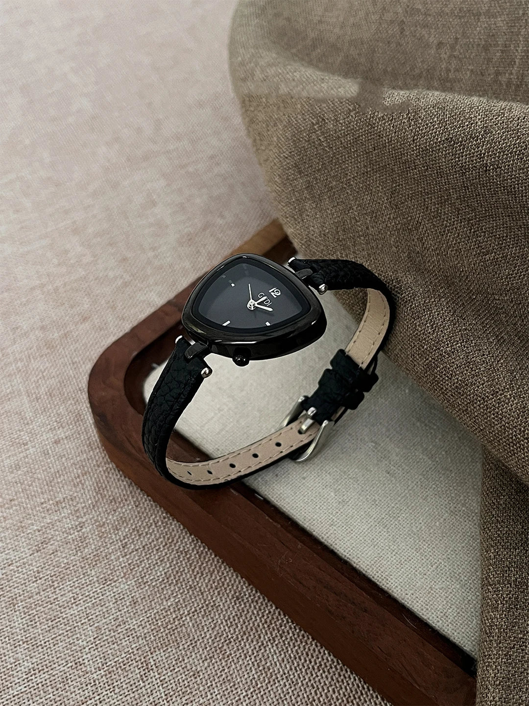 2025 NEW Minimalist Elegant Women's Watch with Asymmetrical Small Dial Design Water-Resistant Quartz Ladies' Wristwatch Gift